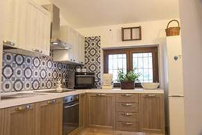 TD Trulli Saveni Trulli With Pool Near the Centre