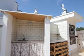 TD Trulli Saveni Trulli With Pool Near the Centre