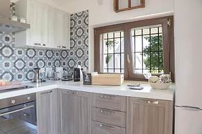 TD Trulli Saveni Trulli With Pool Near the Centre