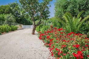 TD Trulli Della Rosatella Typical Trulli w Pool