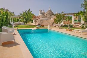 TD Trulli Della Rosatella Typical Trulli w Pool