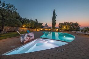 TD Trulli di Bouganville w Large Amazing Pool