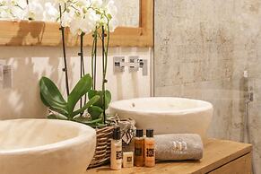 TD Trulli di Carole Renovated Trulli With Pool