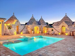 TD Trulli di Carole Renovated Trulli With Pool