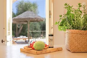 TD Trulli di Carole Renovated Trulli With Pool