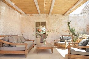 TD Trulli di Carole Renovated Trulli With Pool