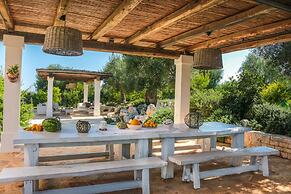 TD Trulli di Montaltino With Stunning Huge Pool