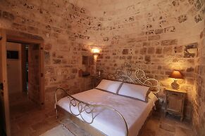 TD Trulli di Montaltino With Stunning Huge Pool