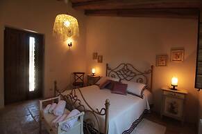 TD Trulli di Montaltino With Stunning Huge Pool