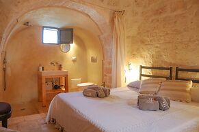 TD Trulli Terralta Panoramic Pool Over Countryside