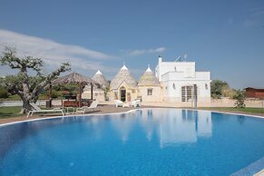 TD Trulli Bruco Large Pool for Family Fun