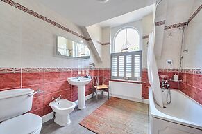 Newly Refurbished 2nd Floor Apartment Lil Nauti