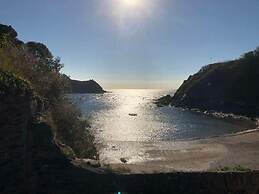 Newly Refurbished 2nd Floor Apartment Lil Nauti