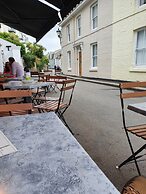 Newly Refurbished 2nd Floor Apartment Lil Nauti