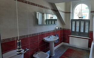 Newly Refurbished 2nd Floor Apartment Lil Nauti