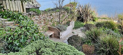 Newly Refurbished 2nd Floor Apartment Lil Nauti