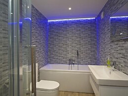 The Barn, 20 At The Beach