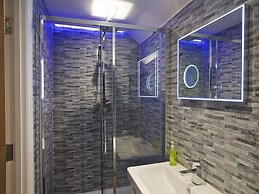 The Barn, 20 At The Beach