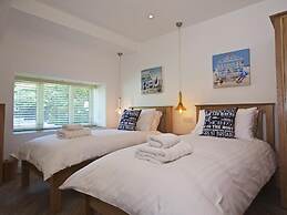 The Barn, 20 At The Beach