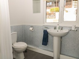 Pebble Lodge