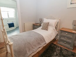 Pebble Lodge
