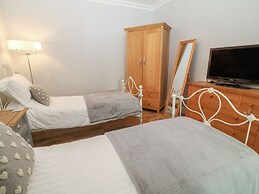 Pebble Lodge