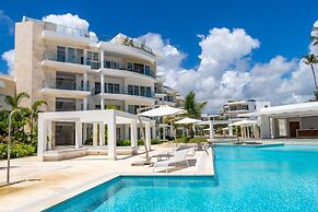 Family Getaway Apartment - On The Beach