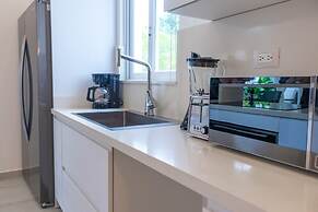 Family Getaway Apartment - On The Beach