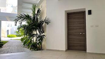 Family Getaway Apartment - On The Beach