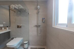 Family Getaway Apartment - On The Beach