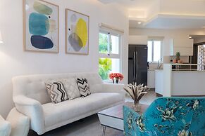 Family Getaway Apartment - On The Beach