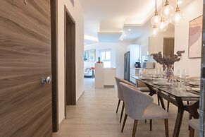 Family Getaway Apartment - On The Beach