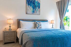 Family Getaway Apartment - On The Beach