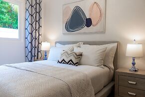 Family Getaway Apartment - On The Beach