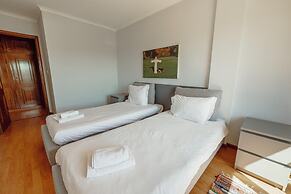 Matosinhos SEA Side 2BD by Vacationy