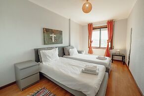 Matosinhos SEA Side 2BD by Vacationy