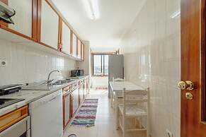 Matosinhos SEA Side 2BD by Vacationy