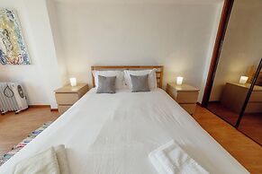 Matosinhos SEA Side 2BD by Vacationy