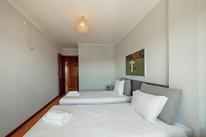 Matosinhos SEA Side 2BD by Vacationy