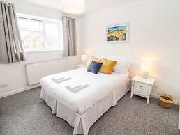17 Sands Close