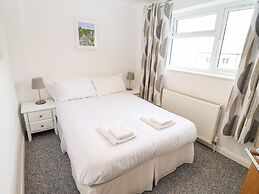 17 Sands Close