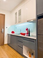 Canh Apartment in Vinhomes Green Bay