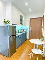 Canh Apartment in Vinhomes Green Bay