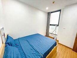 Canh Apartment in Vinhomes Green Bay