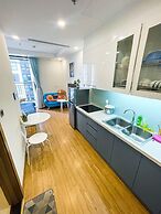 Canh Apartment in Vinhomes Green Bay