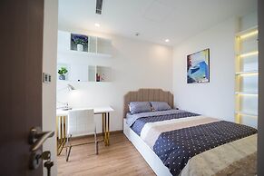 Canh Apartment in Vinhomes Green Bay