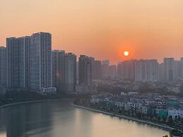 Canh Apartment in Vinhomes Green Bay