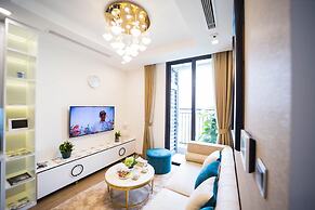 Canh Apartment in Vinhomes Green Bay