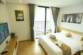 Canh Apartment in Vinhomes Green Bay