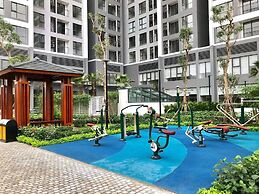 Canh Apartment in Vinhomes Green Bay